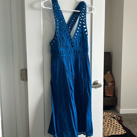 Cross back dress - Picture 1 of 3